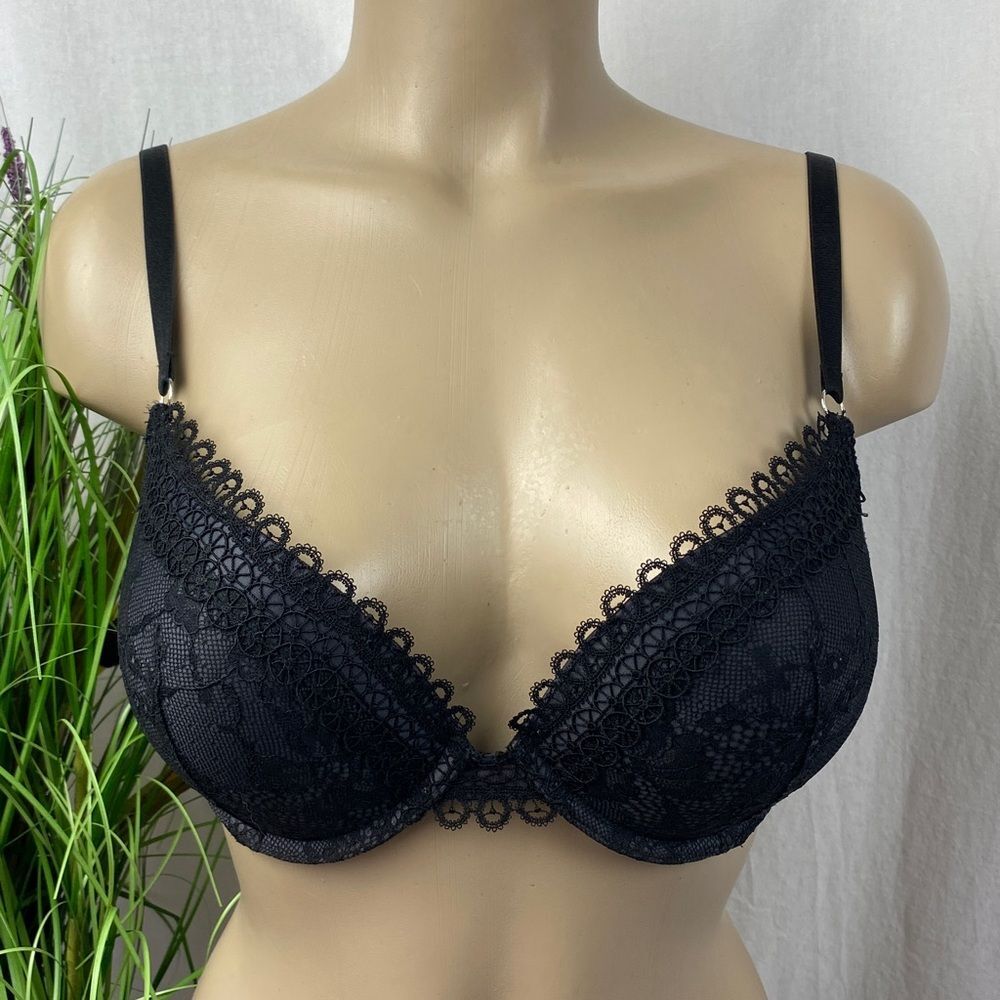 Victoria’s Secret Black Padded Very‎ Sexy Lace Push Up Bra 32DD